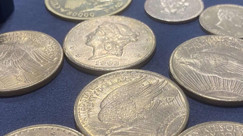 Colección de monedas de oro americanas y españolas